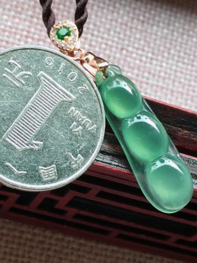 翡翠有蓝冰的吗冰蓝翡翠价格-第14张图片-翡翠网 翡翠有蓝冰的吗冰蓝翡翠价格-第14张图片-翡翠网