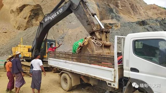 翡翠原石最近有什么事件,玉石翡翠原石-第6张图片-翡翠网 翡翠原石最近有什么事件,玉石翡翠原石-第6张图片-翡翠网