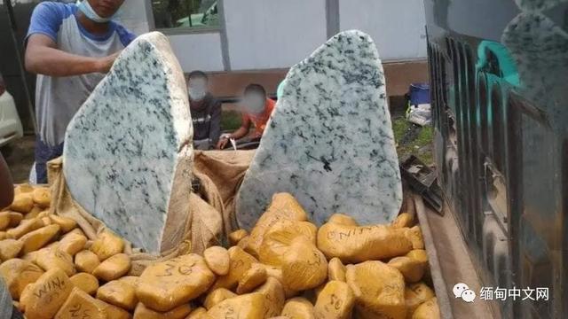 翡翠原石最近有什么事件,玉石翡翠原石-第9张图片-翡翠网 翡翠原石最近有什么事件,玉石翡翠原石-第9张图片-翡翠网