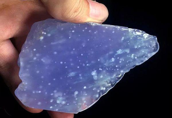 翡翠容易变种,翡翠原石解开变种图片-第7张图片-翡翠网 翡翠容易变种,翡翠原石解开变种图片-第7张图片-翡翠网