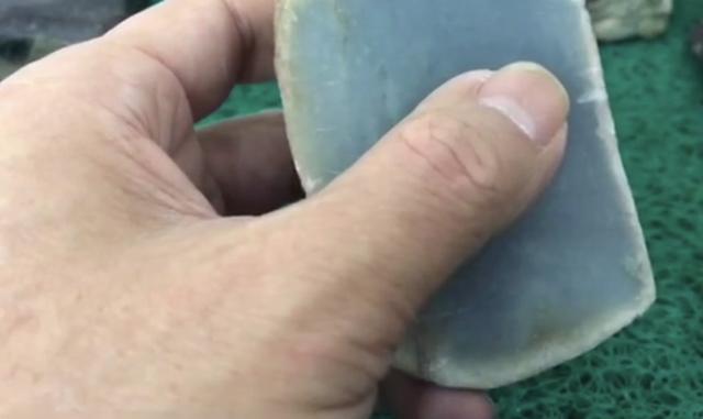 翡翠原石雾层怎么隐藏的简单介绍-第1张图片-翡翠网 翡翠原石雾层怎么隐藏的简单介绍-第1张图片-翡翠网