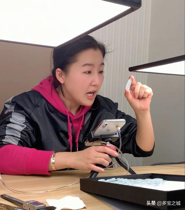 举石珠宝一毛直播,举石翡翠知识-第7张图片-翡翠网 举石珠宝一毛直播,举石翡翠知识-第7张图片-翡翠网