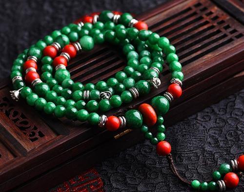 翡翠手串知识大全,翡翠手串的寓意和象征-第9张图片-翡翠网 翡翠手串知识大全,翡翠手串的寓意和象征-第9张图片-翡翠网
