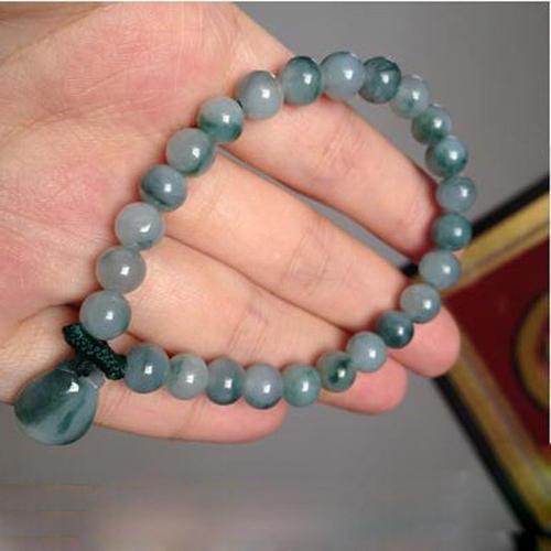 翡翠手串知识大全,翡翠手串的寓意和象征-第10张图片-翡翠网 翡翠手串知识大全,翡翠手串的寓意和象征-第10张图片-翡翠网