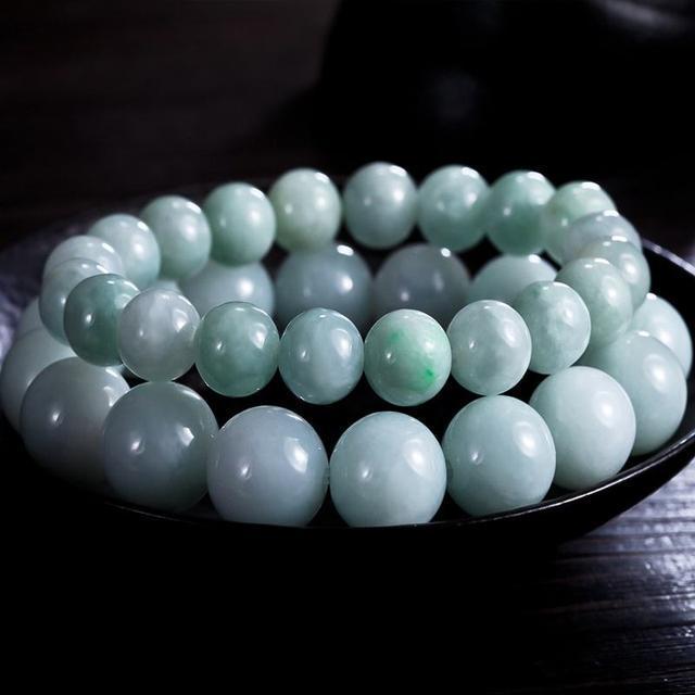 翡翠手串知识大全,翡翠手串的寓意和象征-第15张图片-翡翠网 翡翠手串知识大全,翡翠手串的寓意和象征-第15张图片-翡翠网