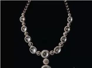 白翡翠价格及图片,白翡翠图片价格表-第3张图片-翡翠网 白翡翠价格及图片,白翡翠图片价格表-第3张图片-翡翠网