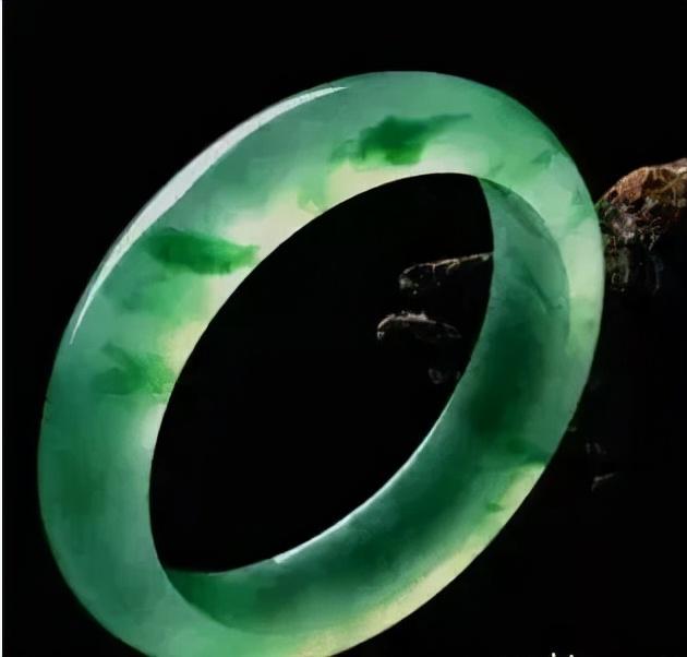 白翡翠价格及图片,白翡翠图片价格表-第7张图片-翡翠网 白翡翠价格及图片,白翡翠图片价格表-第7张图片-翡翠网