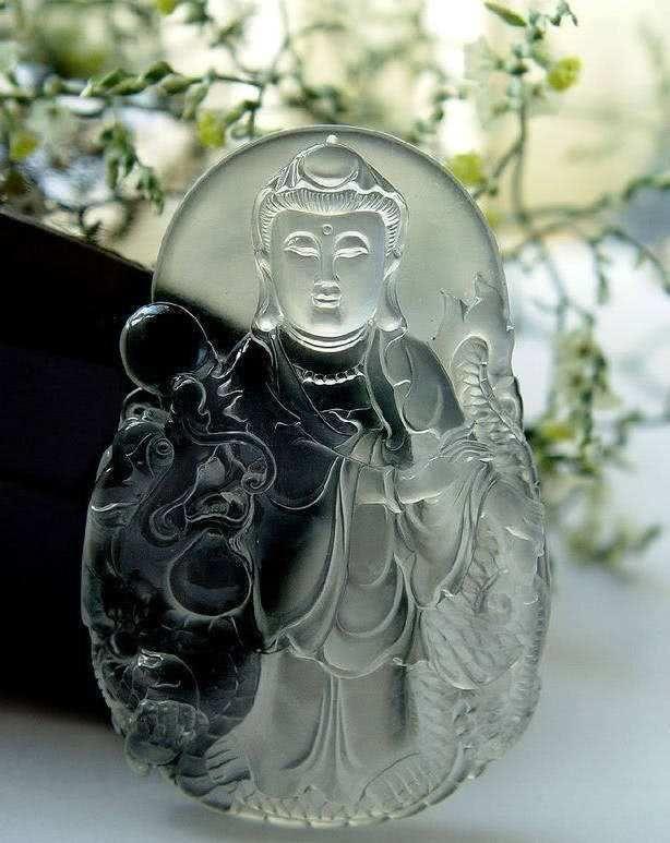 翡翠镯子报价油性皮肤佩戴翡翠手镯-第11张图片-翡翠网 翡翠镯子报价油性皮肤佩戴翡翠手镯-第11张图片-翡翠网