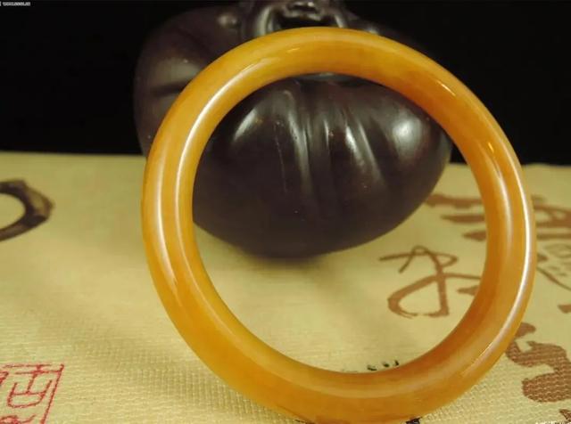 临清黄翡翠原石价格的简单介绍-第1张图片-翡翠网 临清黄翡翠原石价格的简单介绍-第1张图片-翡翠网