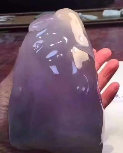 翡翠原石春彩料种类,春底的翡翠原石价格-第1张图片-翡翠网 翡翠原石春彩料种类,春底的翡翠原石价格-第1张图片-翡翠网