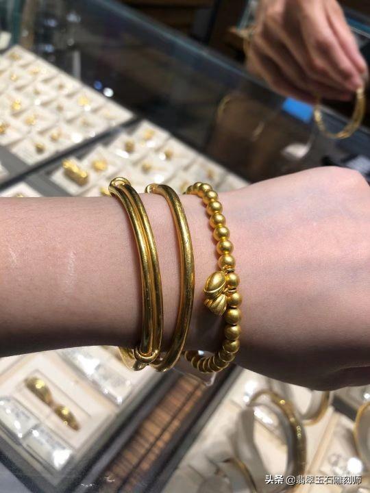 翡翠冰种多少钱天然翡翠原石直播冰种玉手镯-第14张图片-翡翠网 翡翠冰种多少钱天然翡翠原石直播冰种玉手镯-第14张图片-翡翠网