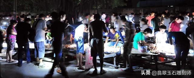 翡翠冰种多少钱天然翡翠原石直播冰种玉手镯-第40张图片-翡翠网 翡翠冰种多少钱天然翡翠原石直播冰种玉手镯-第40张图片-翡翠网