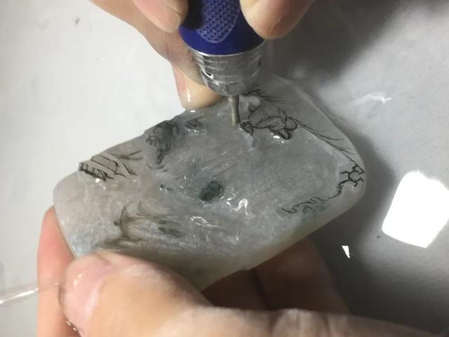 雕刻翡翠山水件价格,翡翠山水牌雕刻视频-第5张图片-翡翠网 雕刻翡翠山水件价格,翡翠山水牌雕刻视频-第5张图片-翡翠网