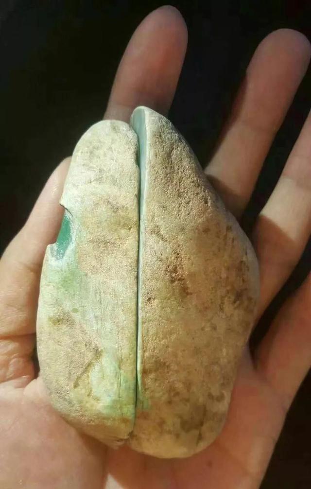 香港特别行政区危料翡翠原石危地翡翠原石视频-第9张图片-翡翠网 香港特别行政区危料翡翠原石危地翡翠原石视频-第9张图片-翡翠网