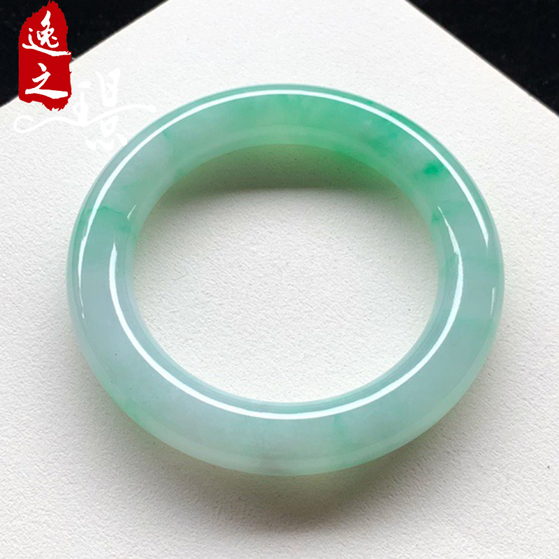 缅甸翡翠手镯老坑冰种阳绿20万左右冰种翡翠手镯图片-第2张图片-翡翠网 缅甸翡翠手镯老坑冰种阳绿20万左右冰种翡翠手镯图片-第2张图片-翡翠网