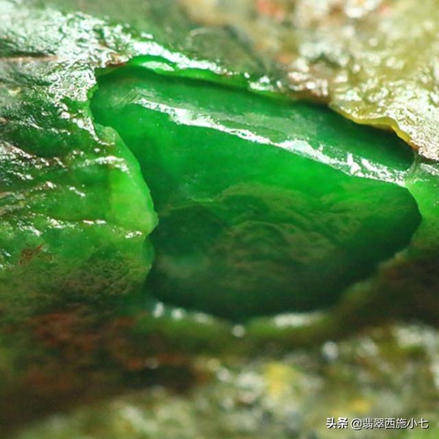 翡翠原石精品特征,好的翡翠原石-第1张图片-翡翠网 翡翠原石精品特征,好的翡翠原石-第1张图片-翡翠网