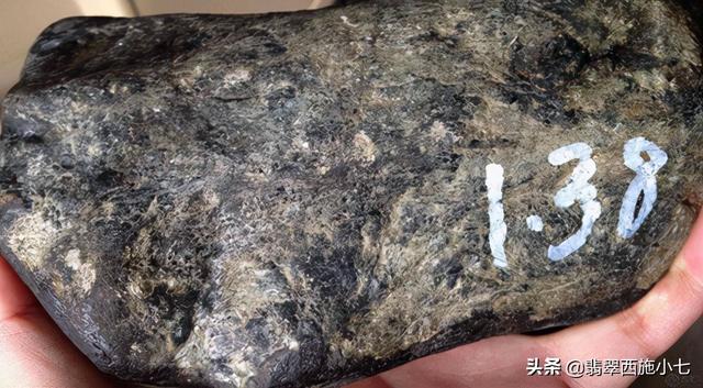 翡翠原石精品特征,好的翡翠原石-第4张图片-翡翠网 翡翠原石精品特征,好的翡翠原石-第4张图片-翡翠网