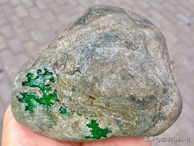 翡翠原石精品特征,好的翡翠原石-第8张图片-翡翠网 翡翠原石精品特征,好的翡翠原石-第8张图片-翡翠网