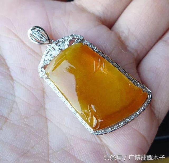 玻璃种帝王绿48亿手镯,350克帝王翡翠原石-第7张图片-翡翠网 玻璃种帝王绿48亿手镯,350克帝王翡翠原石-第7张图片-翡翠网