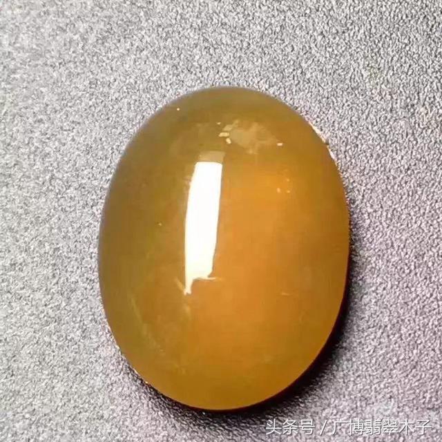 玻璃种帝王绿48亿手镯,350克帝王翡翠原石-第8张图片-翡翠网 玻璃种帝王绿48亿手镯,350克帝王翡翠原石-第8张图片-翡翠网