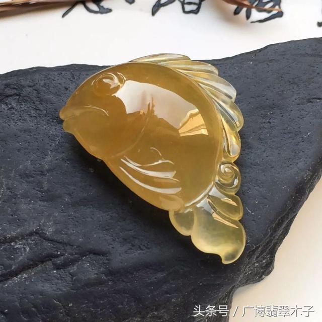 玻璃种帝王绿48亿手镯,350克帝王翡翠原石-第9张图片-翡翠网 玻璃种帝王绿48亿手镯,350克帝王翡翠原石-第9张图片-翡翠网