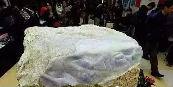 3000吨翡翠原石,3000吨巨型翡翠-第9张图片-翡翠网 3000吨翡翠原石,3000吨巨型翡翠-第9张图片-翡翠网