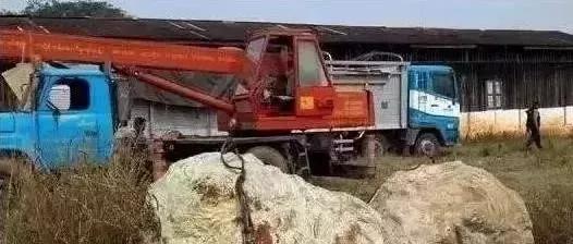 3000吨翡翠原石,3000吨巨型翡翠-第11张图片-翡翠网 3000吨翡翠原石,3000吨巨型翡翠-第11张图片-翡翠网