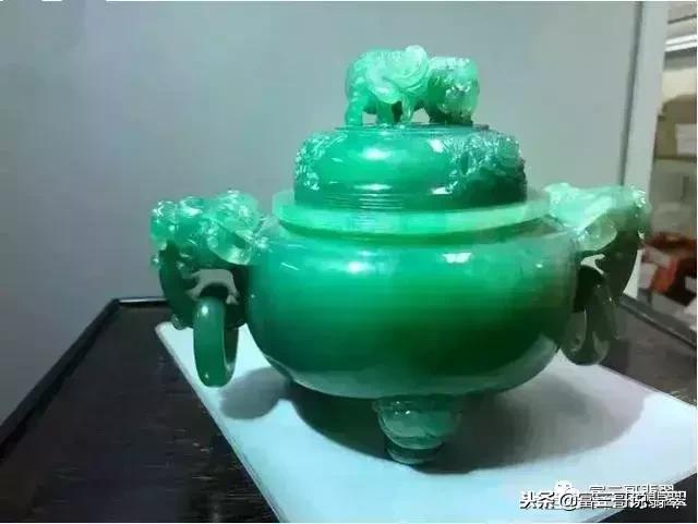 冰种满绿翡翠价格,翡翠黑冰玻璃种好吗-第8张图片-翡翠网 冰种满绿翡翠价格,翡翠黑冰玻璃种好吗-第8张图片-翡翠网