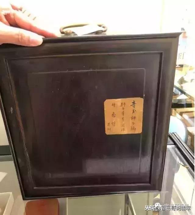 冰种满绿翡翠价格,翡翠黑冰玻璃种好吗-第9张图片-翡翠网 冰种满绿翡翠价格,翡翠黑冰玻璃种好吗-第9张图片-翡翠网