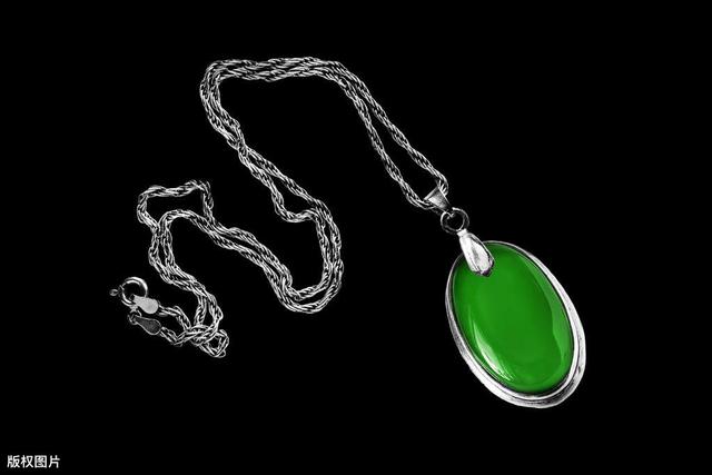 翡翠a货手镯怎么看出来的简单介绍-第3张图片-翡翠网 翡翠a货手镯怎么看出来的简单介绍-第3张图片-翡翠网