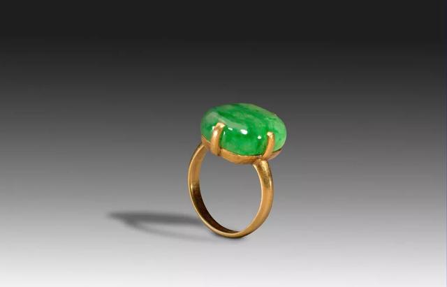 翡翠大朝珠的价格的简单介绍-第21张图片-翡翠网 翡翠大朝珠的价格的简单介绍-第21张图片-翡翠网