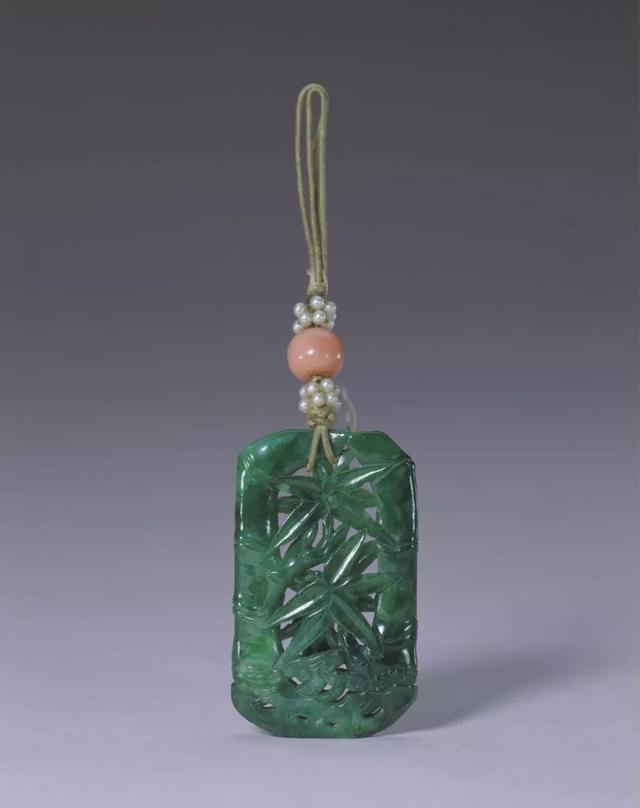 翡翠大朝珠的价格的简单介绍-第22张图片-翡翠网 翡翠大朝珠的价格的简单介绍-第22张图片-翡翠网