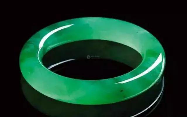 于荣光翡翠手镯于荣光翡翠凤凰-第18张图片-翡翠网 于荣光翡翠手镯于荣光翡翠凤凰-第18张图片-翡翠网