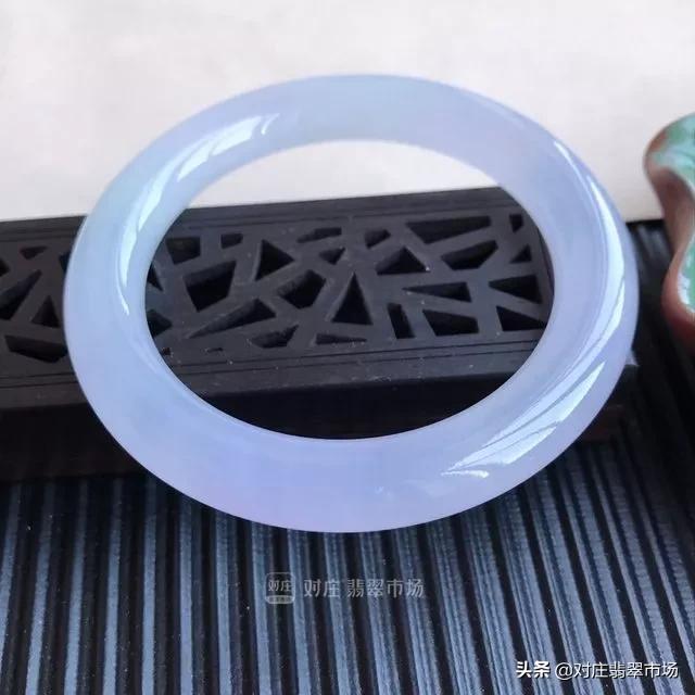翡翠镯子知识入门完整版的简单介绍-第9张图片-翡翠网 翡翠镯子知识入门完整版的简单介绍-第9张图片-翡翠网