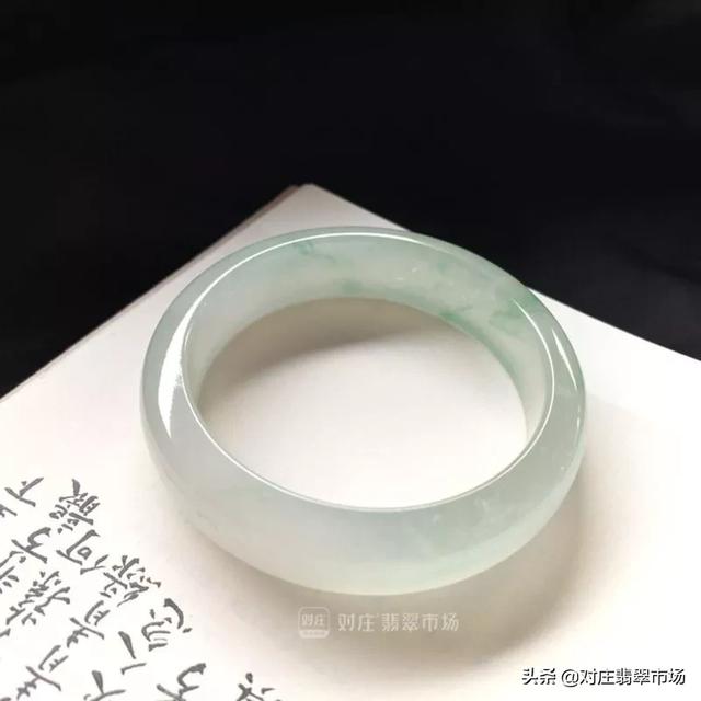 翡翠镯子知识入门完整版的简单介绍-第23张图片-翡翠网 翡翠镯子知识入门完整版的简单介绍-第23张图片-翡翠网