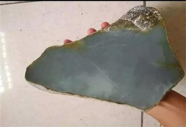 希少经典翡翠原石冰种翡翠原石-第6张图片-翡翠网 希少经典翡翠原石冰种翡翠原石-第6张图片-翡翠网