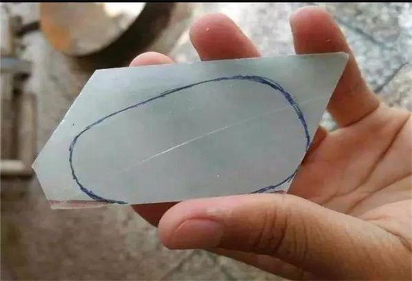 希少经典翡翠原石冰种翡翠原石-第11张图片-翡翠网 希少经典翡翠原石冰种翡翠原石-第11张图片-翡翠网