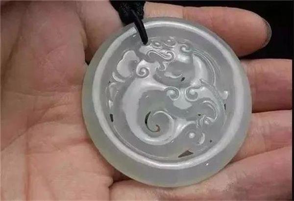 希少经典翡翠原石冰种翡翠原石-第14张图片-翡翠网 希少经典翡翠原石冰种翡翠原石-第14张图片-翡翠网