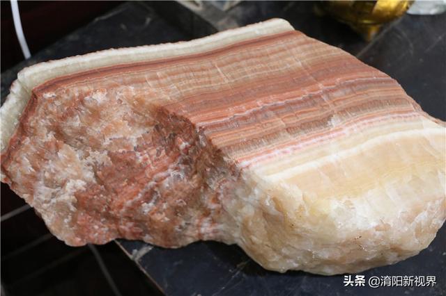 河里透明鹅卵石是玉吗,河里翡翠原石吗-第5张图片-翡翠网 河里透明鹅卵石是玉吗,河里翡翠原石吗-第5张图片-翡翠网