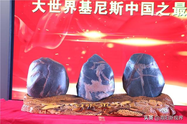 河里透明鹅卵石是玉吗,河里翡翠原石吗-第7张图片-翡翠网 河里透明鹅卵石是玉吗,河里翡翠原石吗-第7张图片-翡翠网