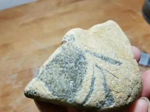 黄翡翠原石值钱吗,翡翠原石的行情-第2张图片-翡翠网 黄翡翠原石值钱吗,翡翠原石的行情-第2张图片-翡翠网