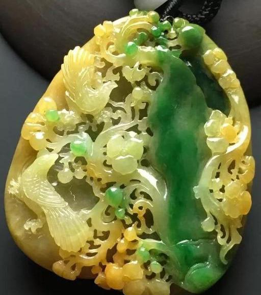 黄翡翠原石值钱吗,翡翠原石的行情-第4张图片-翡翠网 黄翡翠原石值钱吗,翡翠原石的行情-第4张图片-翡翠网