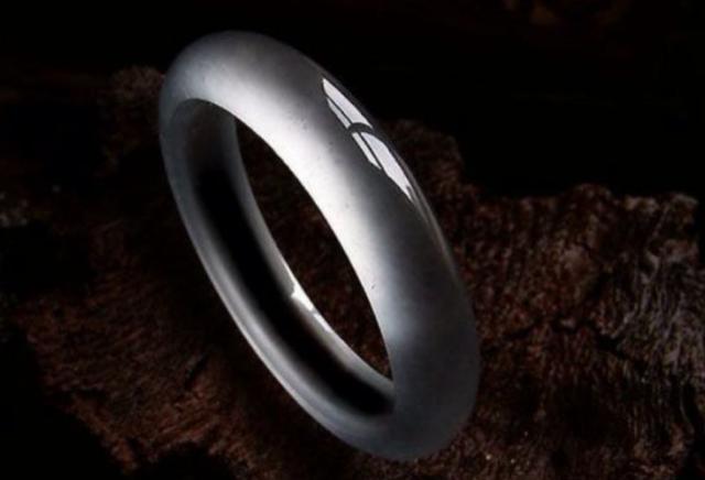 如何挑选翡翠原石翡翠原石课堂图片-第1张图片-翡翠网 如何挑选翡翠原石翡翠原石课堂图片-第1张图片-翡翠网