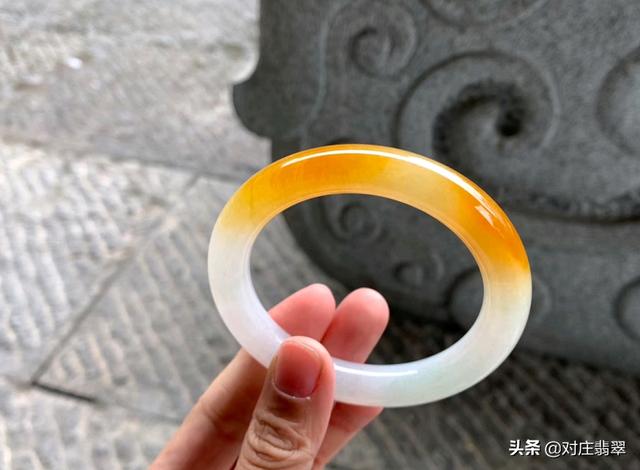 翡翠手镯有棉根是什么意思,多棉翡翠手镯设计-第3张图片-翡翠网 翡翠手镯有棉根是什么意思,多棉翡翠手镯设计-第3张图片-翡翠网