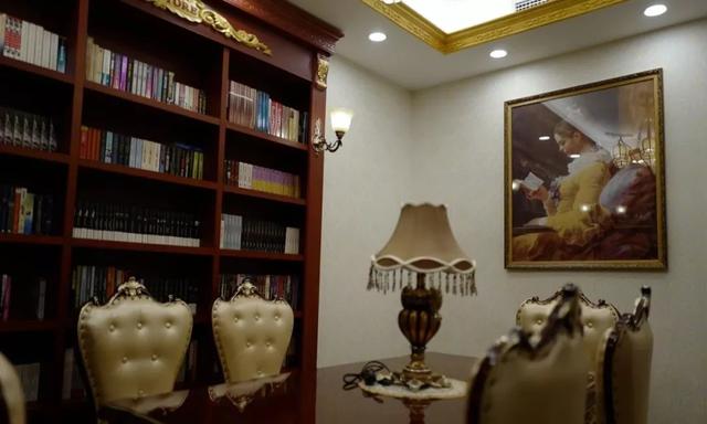 北京卖翡翠知识的书店,北京买连环画的书店-第23张图片-翡翠网 北京卖翡翠知识的书店,北京买连环画的书店-第23张图片-翡翠网