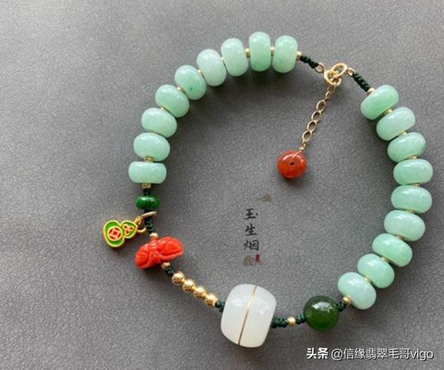 冰种翡翠手串男款价格的简单介绍-第2张图片-翡翠网 冰种翡翠手串男款价格的简单介绍-第2张图片-翡翠网