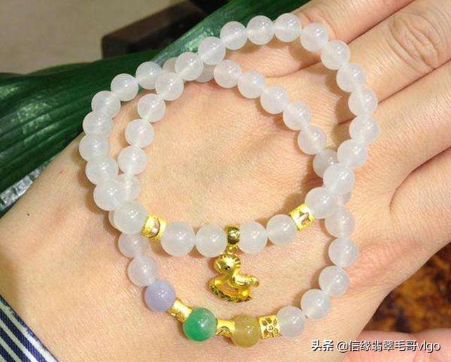 冰种翡翠手串男款价格的简单介绍-第3张图片-翡翠网 冰种翡翠手串男款价格的简单介绍-第3张图片-翡翠网