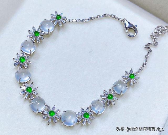 冰种翡翠手串男款价格的简单介绍-第4张图片-翡翠网 冰种翡翠手串男款价格的简单介绍-第4张图片-翡翠网