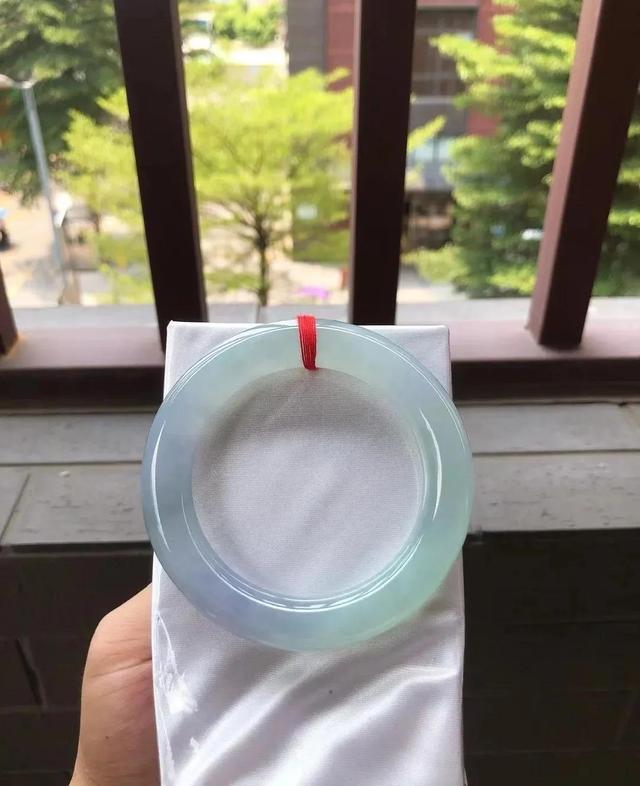 冰飘花翡翠手镯冰美女
翡翠手镯图片-第1张图片-翡翠网 冰飘花翡翠手镯冰美女
翡翠手镯图片-第1张图片-翡翠网