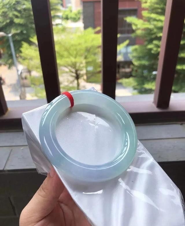 冰飘花翡翠手镯冰美女
翡翠手镯图片-第2张图片-翡翠网 冰飘花翡翠手镯冰美女
翡翠手镯图片-第2张图片-翡翠网